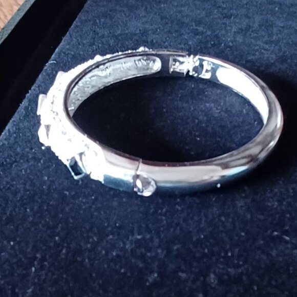 Gorgeous Rhinestone Bracelet - Picture 4 of 8